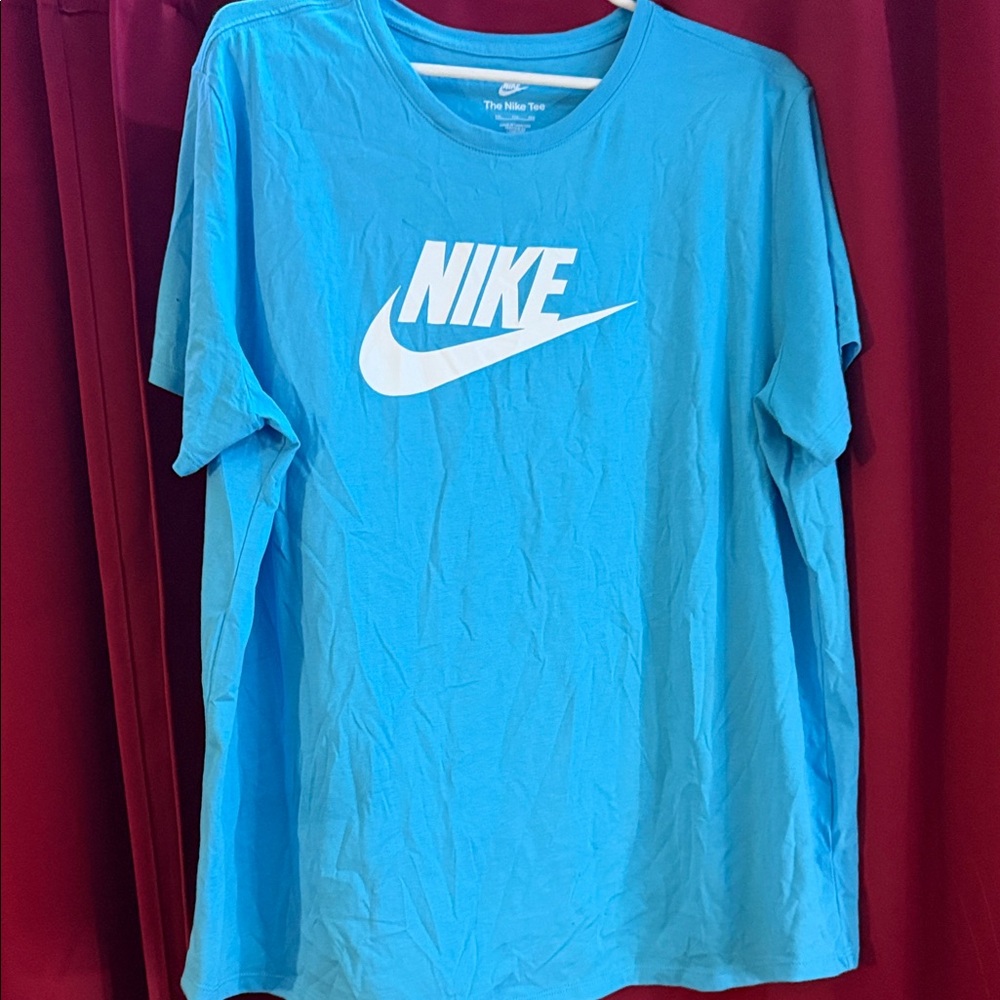 Nike Men's Sky Blue Short Sleeve Tee